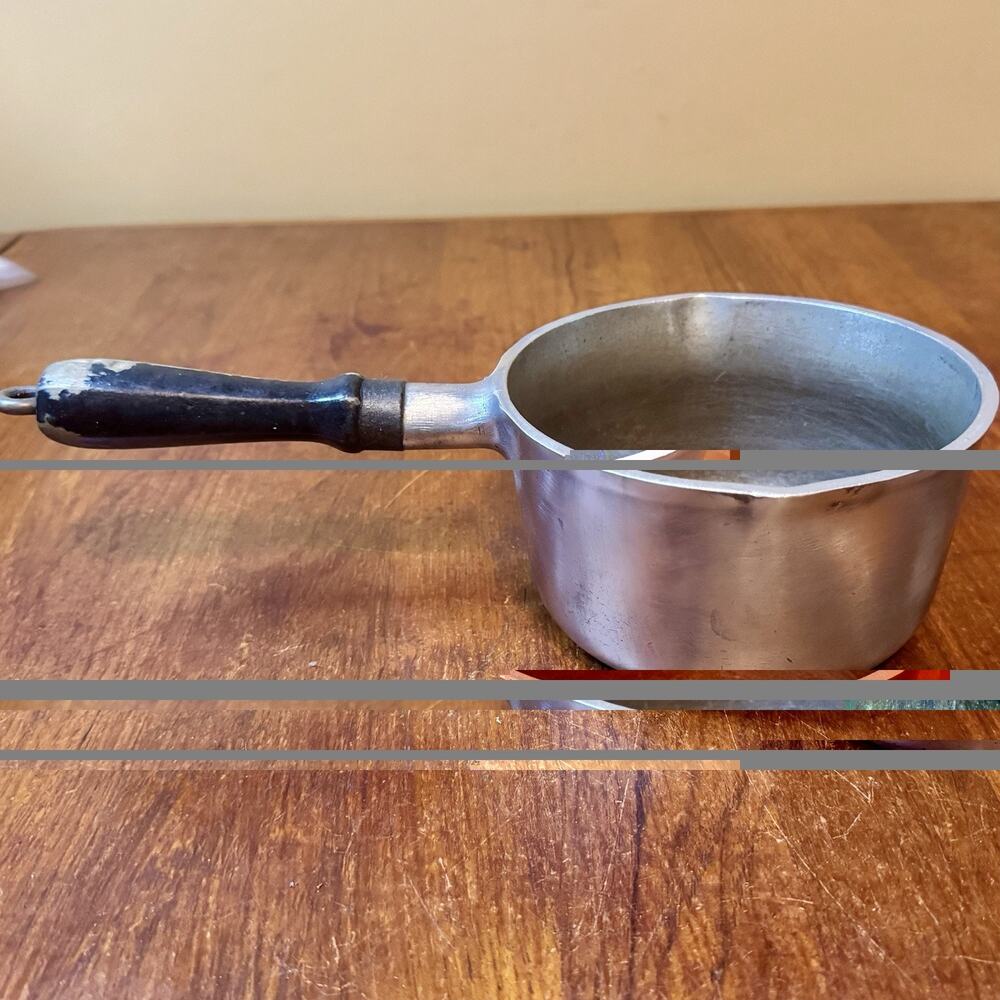 Vintage Majestic Cook-Ware 2 Qt Aluminum Saucepan Double Pour Spouts Wood Handle